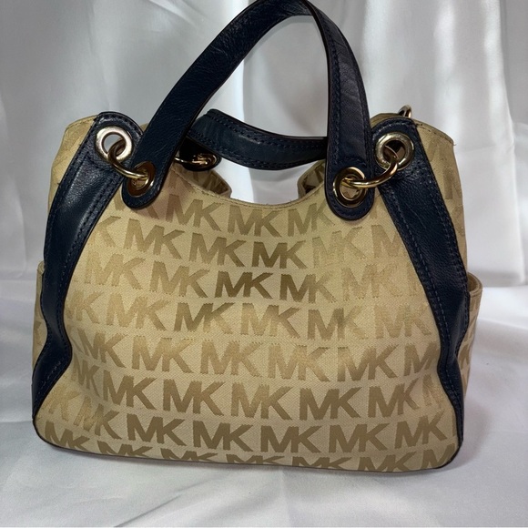Michael Kors Ludlow Lrg Signature Satchel Bag Drawstring - Picture 6 of 13